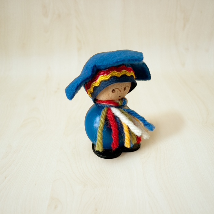 Kanto Sami-Figur aus Holz, blau