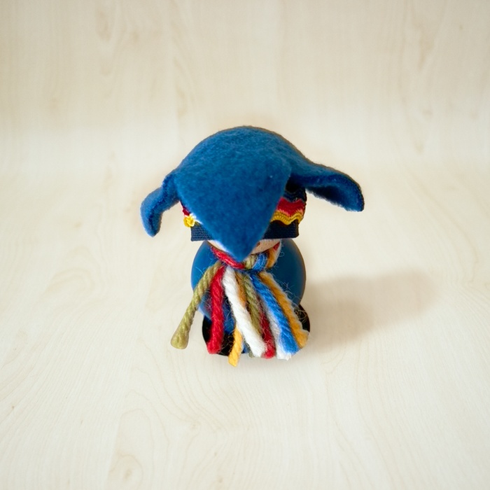 Kanto Sami-Figur aus Holz, blau